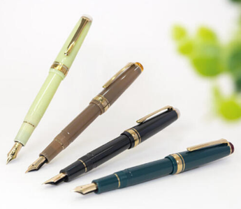 Sailor SHIKIORI fountain pen collection featuring four bird-inspired designs with 14k gold nibs and Japanese seasonal calendar motifs