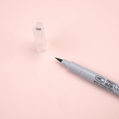 Kuretake ZIG Clean Color FB Felt Tip Brush Pen - Mid Gray - 096