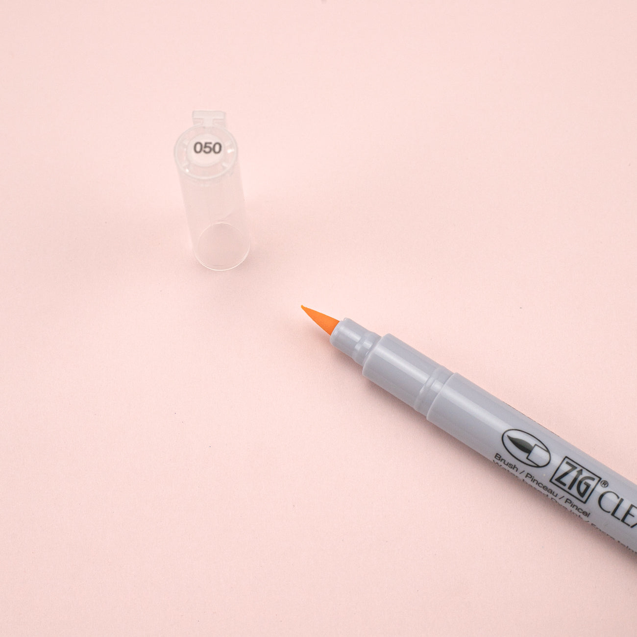 Kuretake ZIG Clean Color FB Felt Tip Brush Pen - Yellow - 050